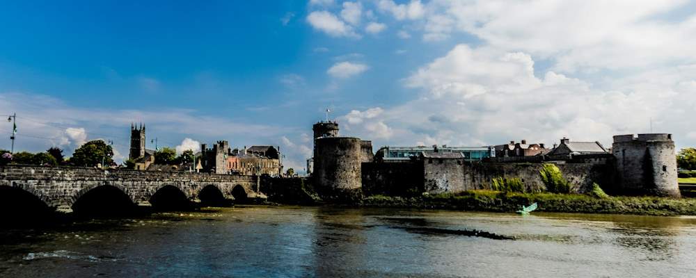 Detektiv Irland beschafft Beweise im ganzen Land